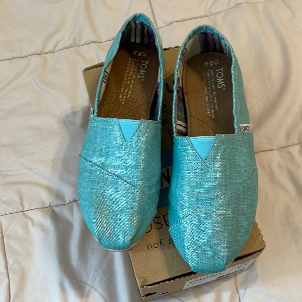 Toms